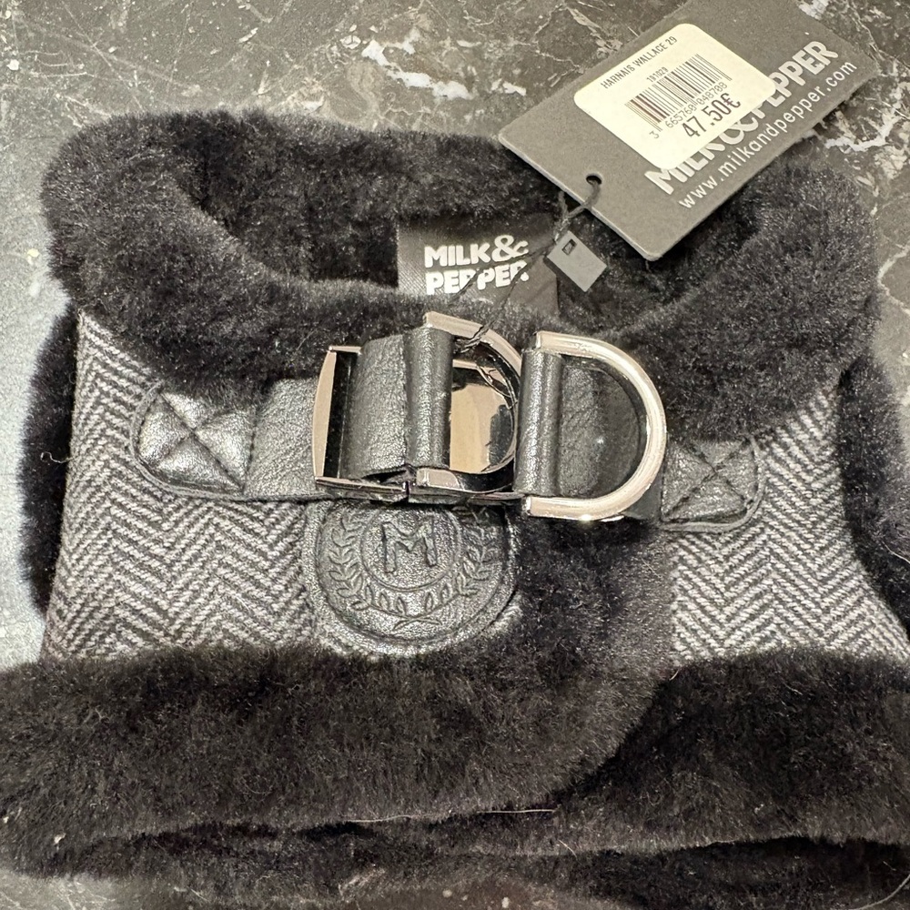 Milk & Pepper • dog harness from paris sz 29